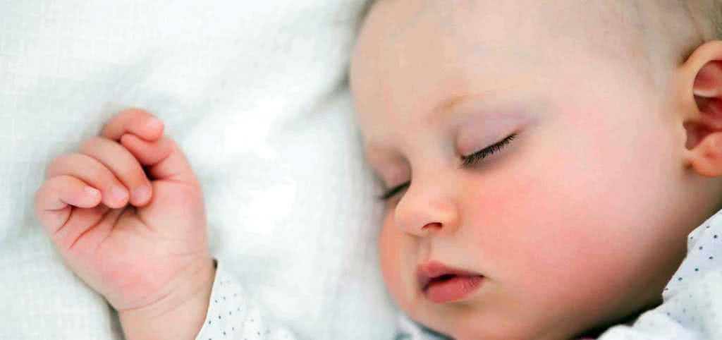 Проблемы с дыханием во время сна могут негативно отразиться на умственном развитии младенцев и детей младшего возраста