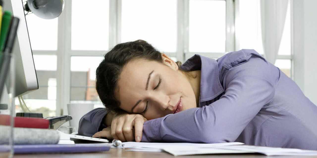 Сон на рабочем месте может повысить вашу работоспособность